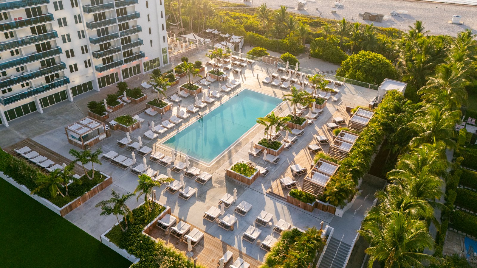1 Hotel Pool Deck — image 2