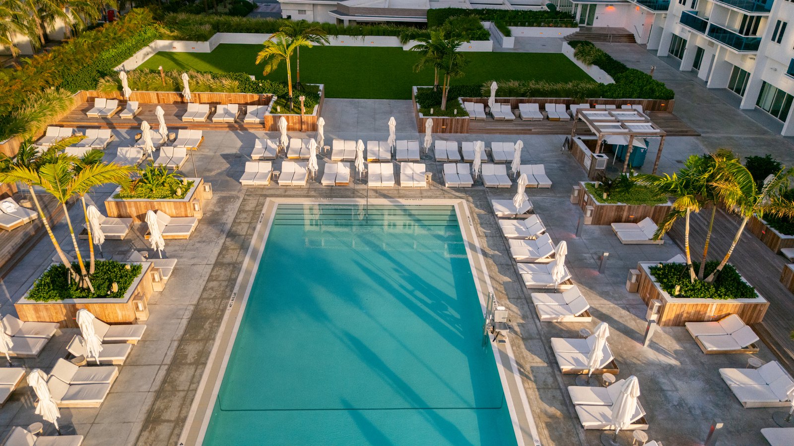 1 Hotel Pool Deck — image 6