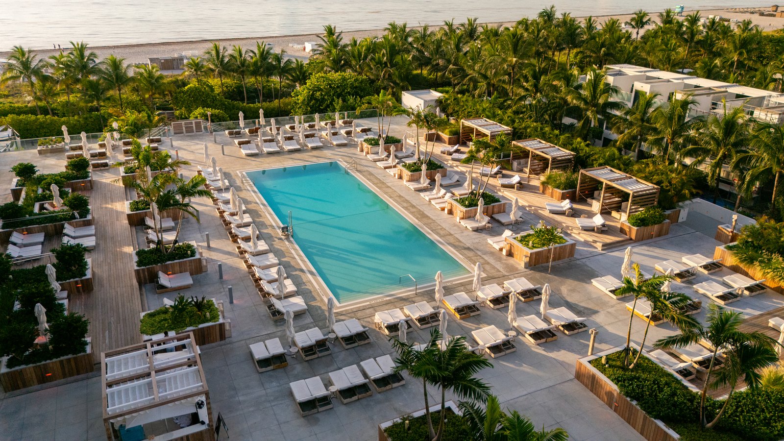1 Hotel Pool Deck — image 11