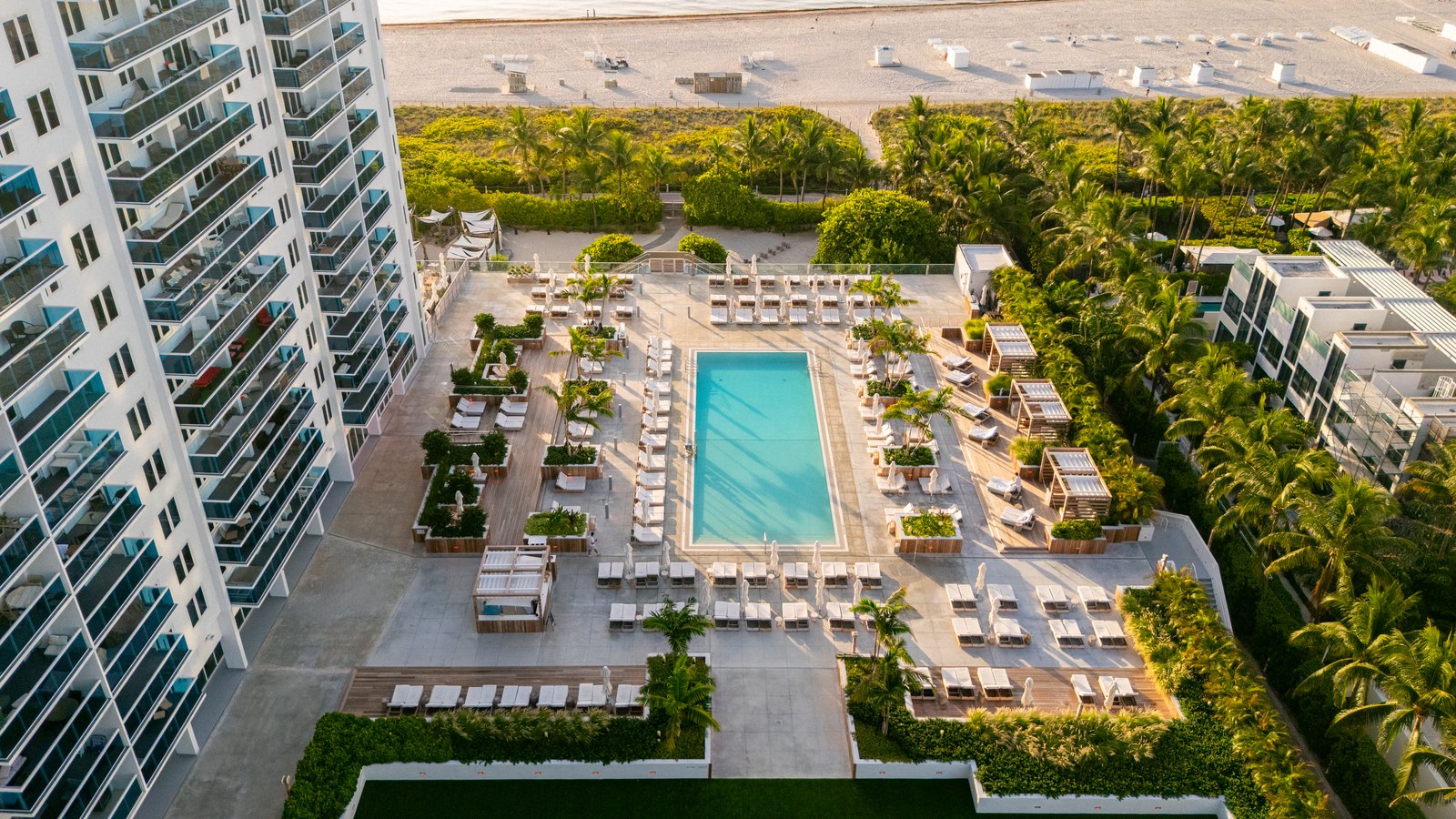 1 Hotel Pool Deck — image 12