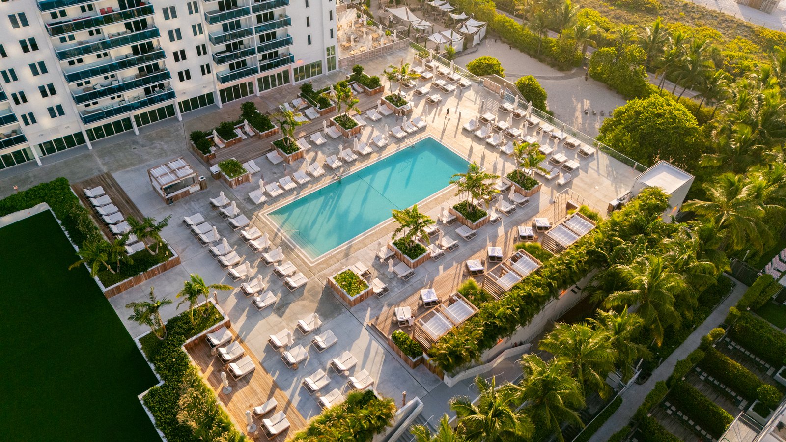 1 Hotel Pool Deck — image 13