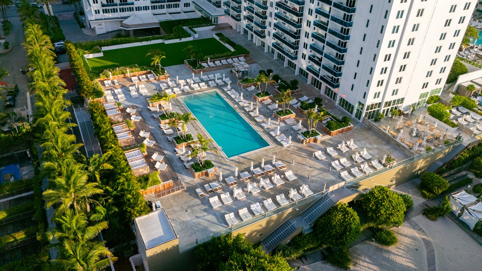 1 Hotel Pool Deck — image 1