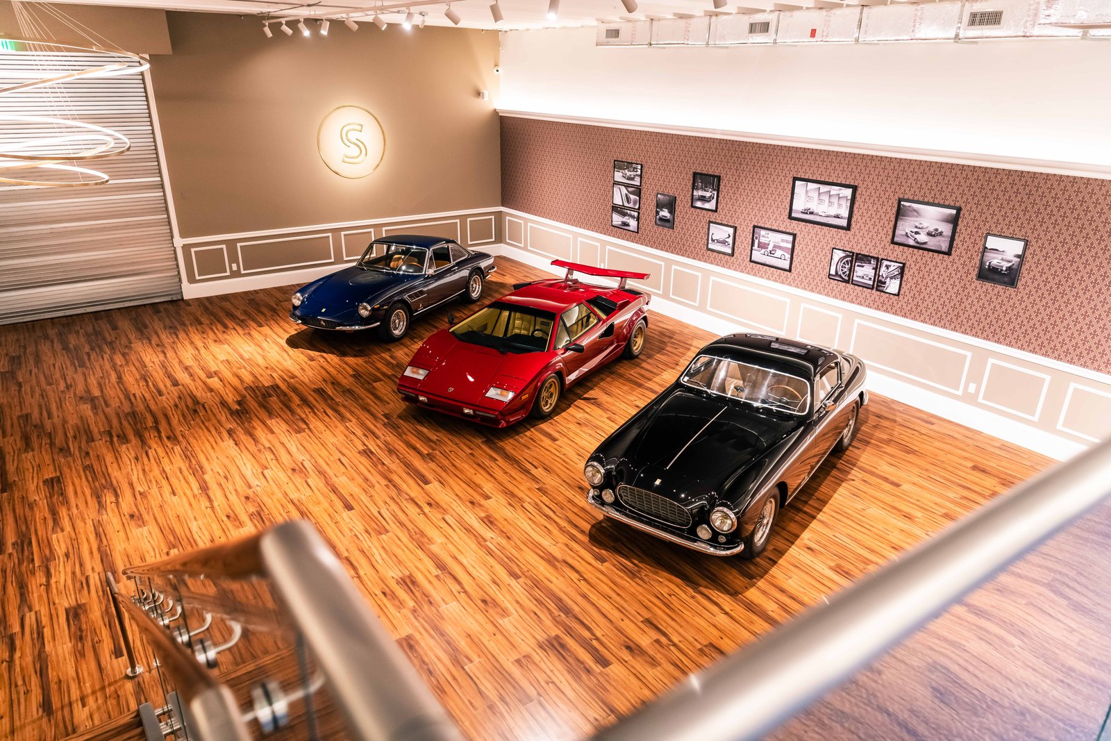 Auto Showroom — image 11