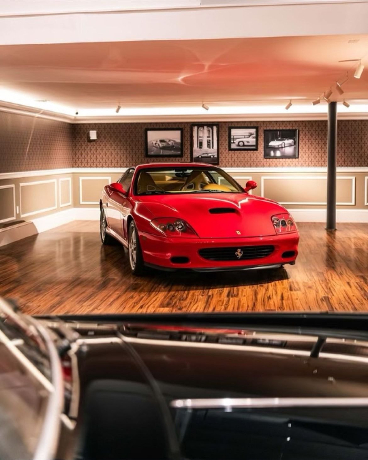 Auto Showroom — image 6