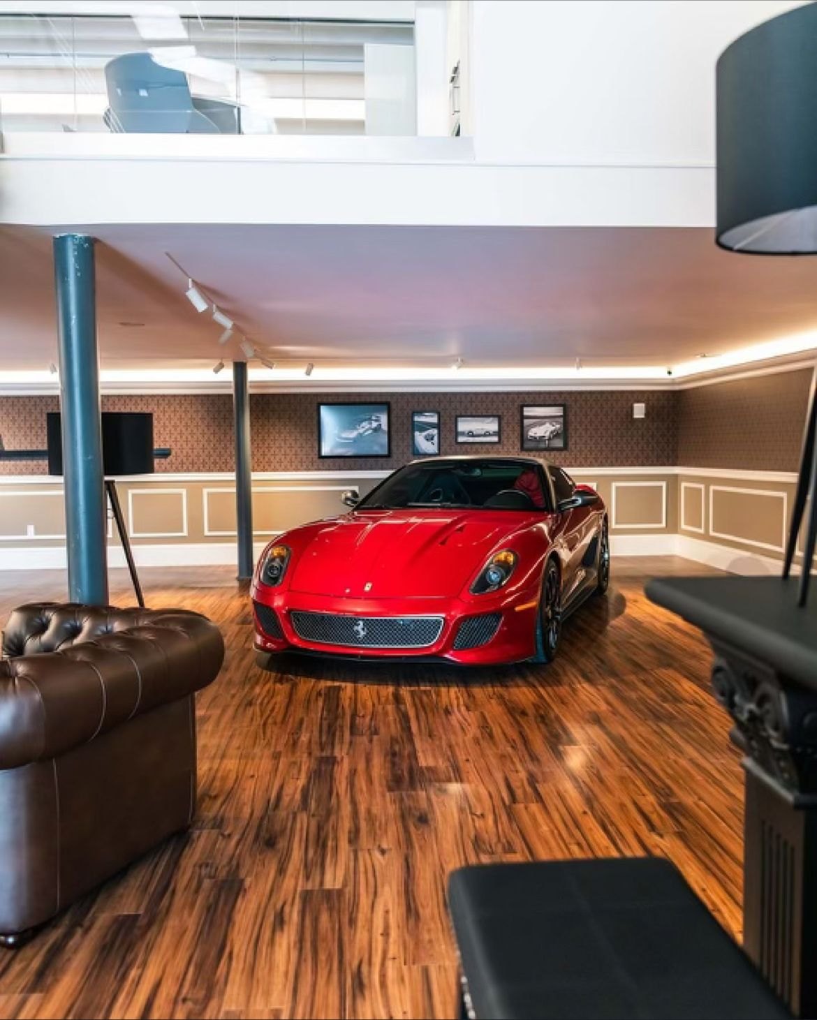 Auto Showroom — image 9